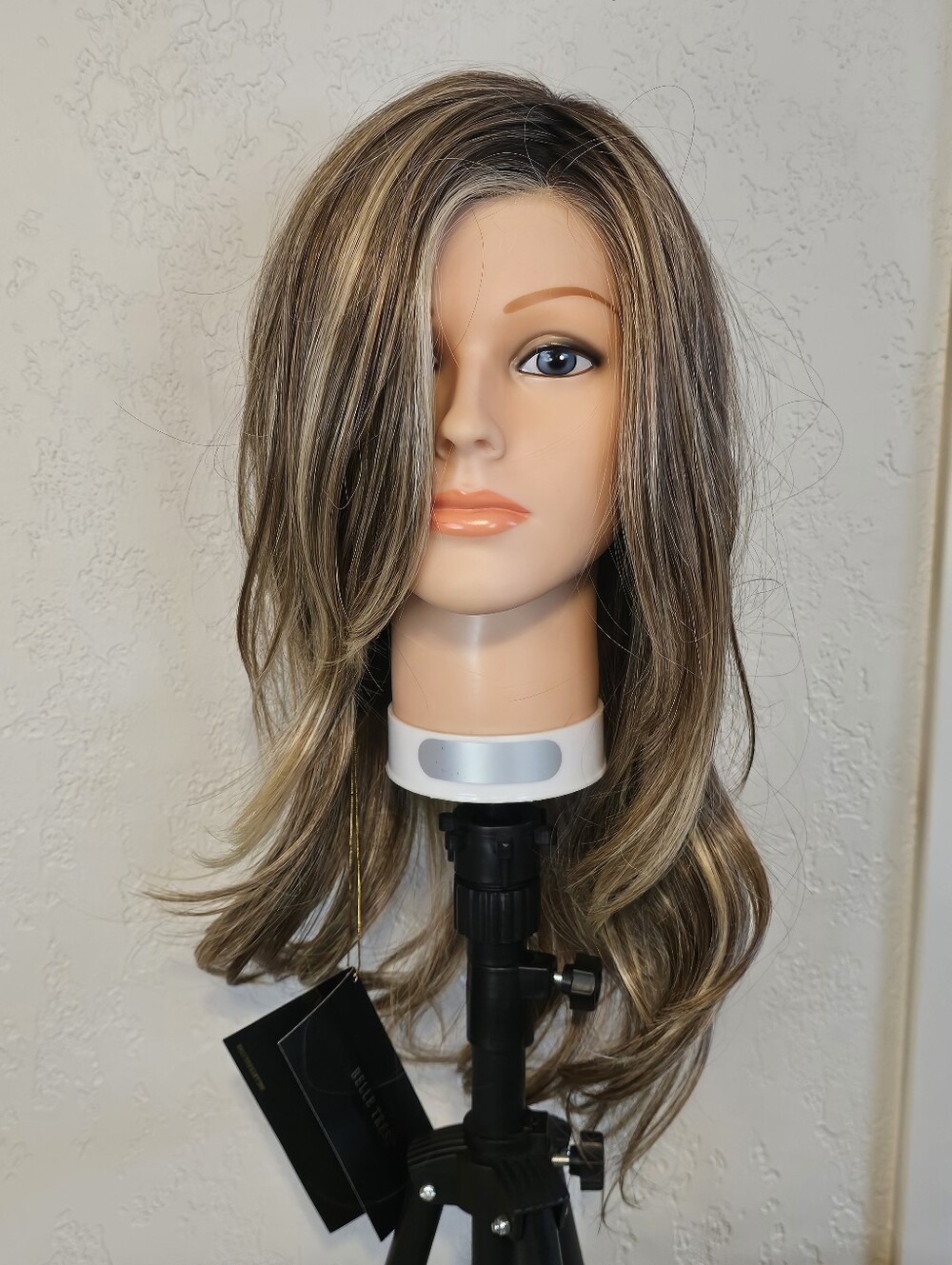 Belle Tress Armani V Wig - Sunkissed Almond R NWT - 100% Hand Tied Cap